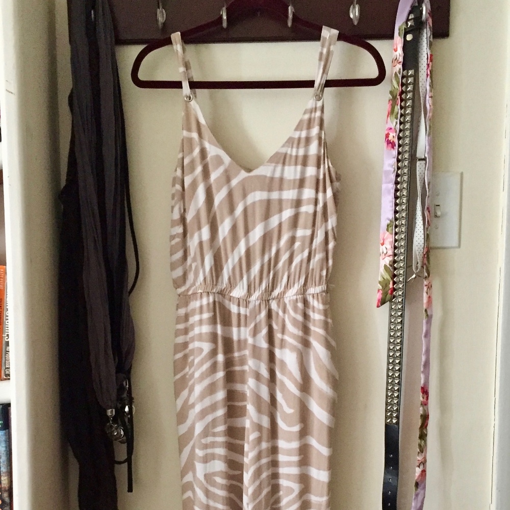 FINAL PRICE H&M Sleeveless V-Neck Jumpsuit